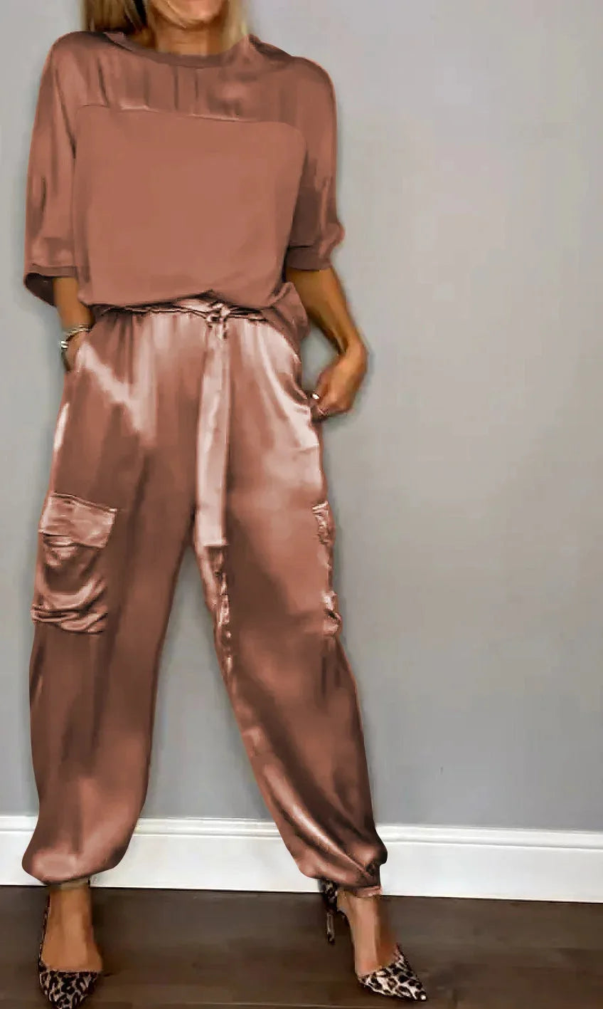 Conjunto satinado de dos piezas para mujer con top suelto y pantalón cargo – KALIA