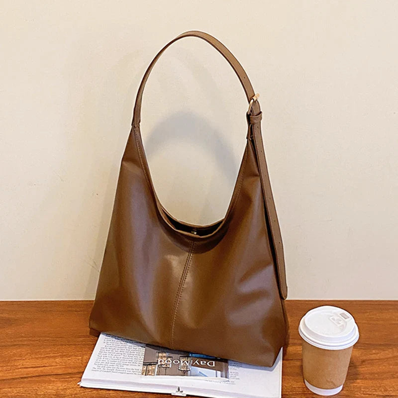 LEYNA - Bolso sofisticado con diseño minimalista para mujer