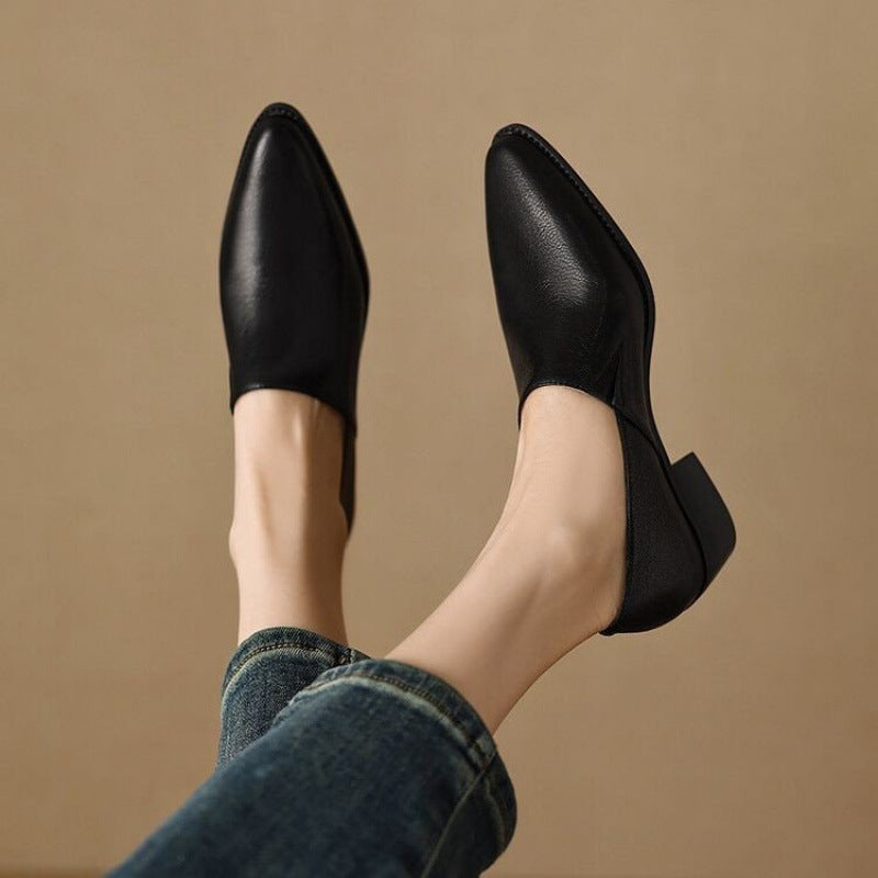 Mocasines planos de mujer con diseño minimalista y punta fina – CARLA