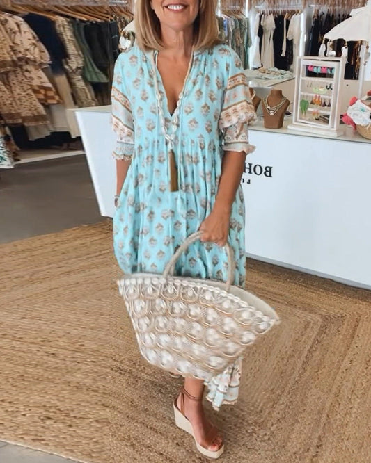 Vestido largo bohemio en capas con escote favorecedor – AURELIA