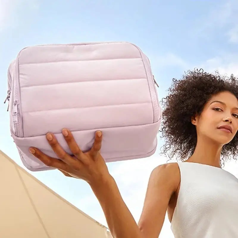 Bolsa de viaje espaciosa y elegante para productos de belleza – VICTORIA
