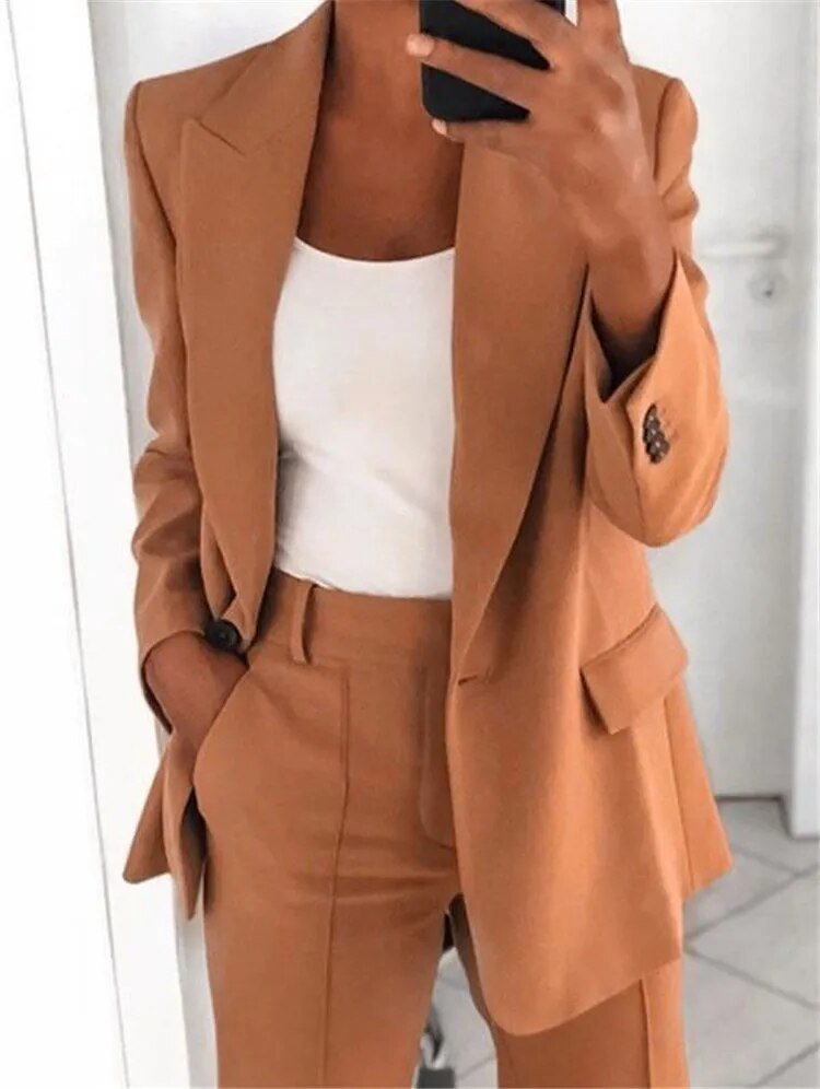 MILÉNA – Traje de mujer con blazer entallado y pantalón a juego