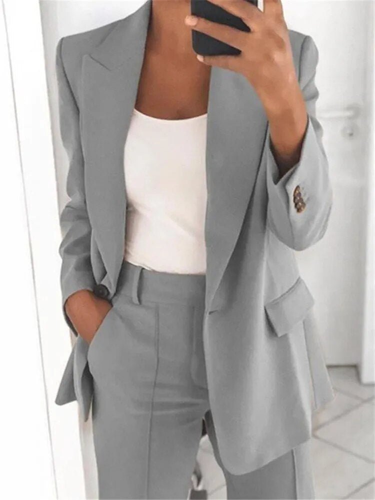 MILÉNA – Traje de mujer con blazer entallado y pantalón a juego