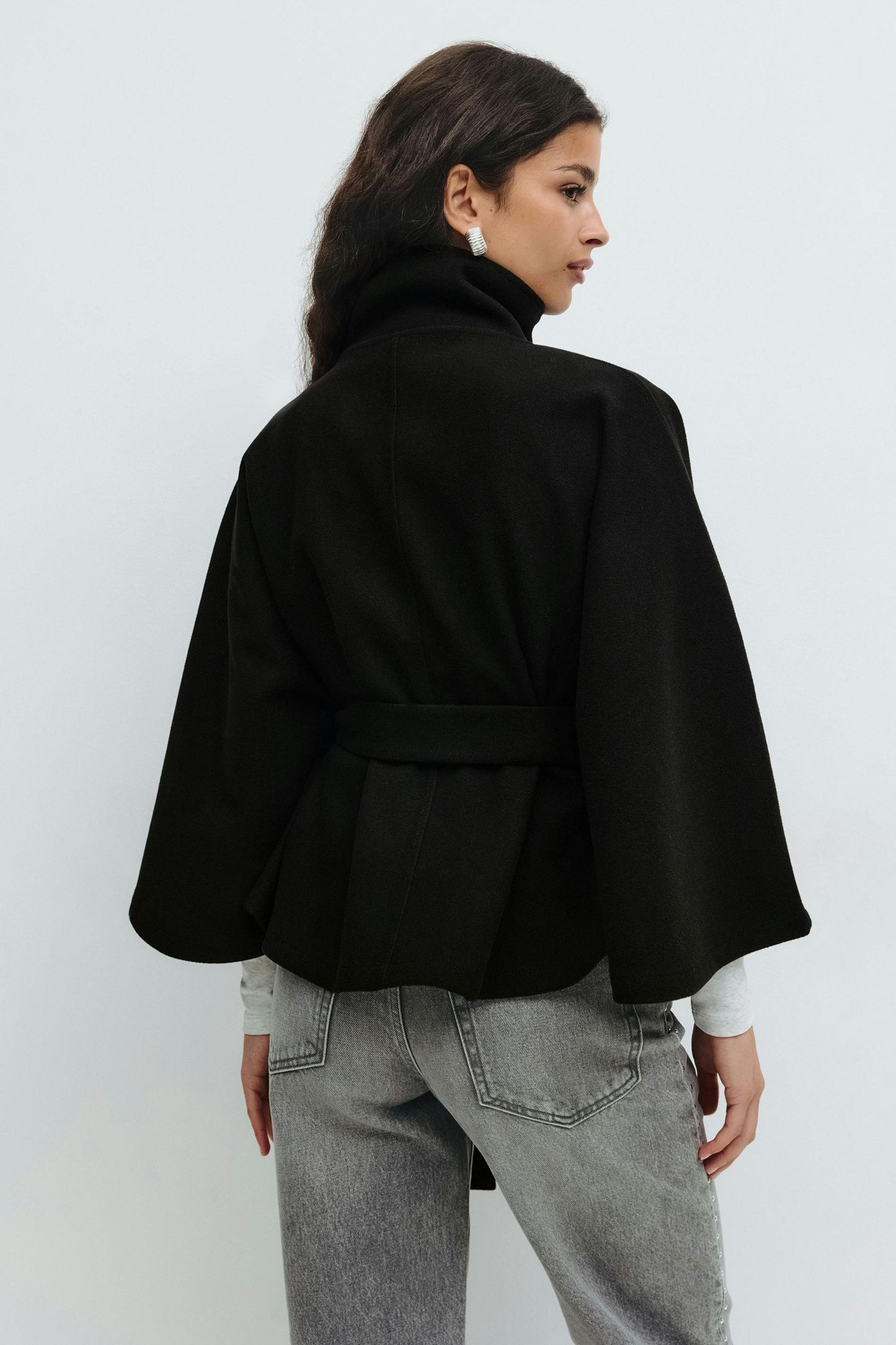 Abrigo elegante oversize para mujer con cinturón – SÉVANA