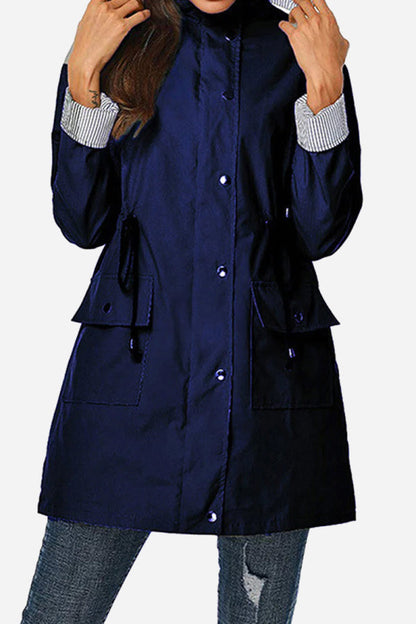 Chaqueta ligera para mujer con capucha y cordón ajustable – TAMIRA