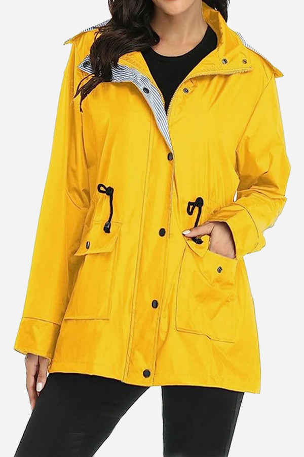 Chaqueta ligera para mujer con capucha y cordón ajustable – TAMIRA