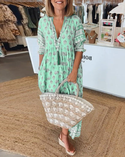 Vestido largo bohemio en capas con escote favorecedor – AURELIA
