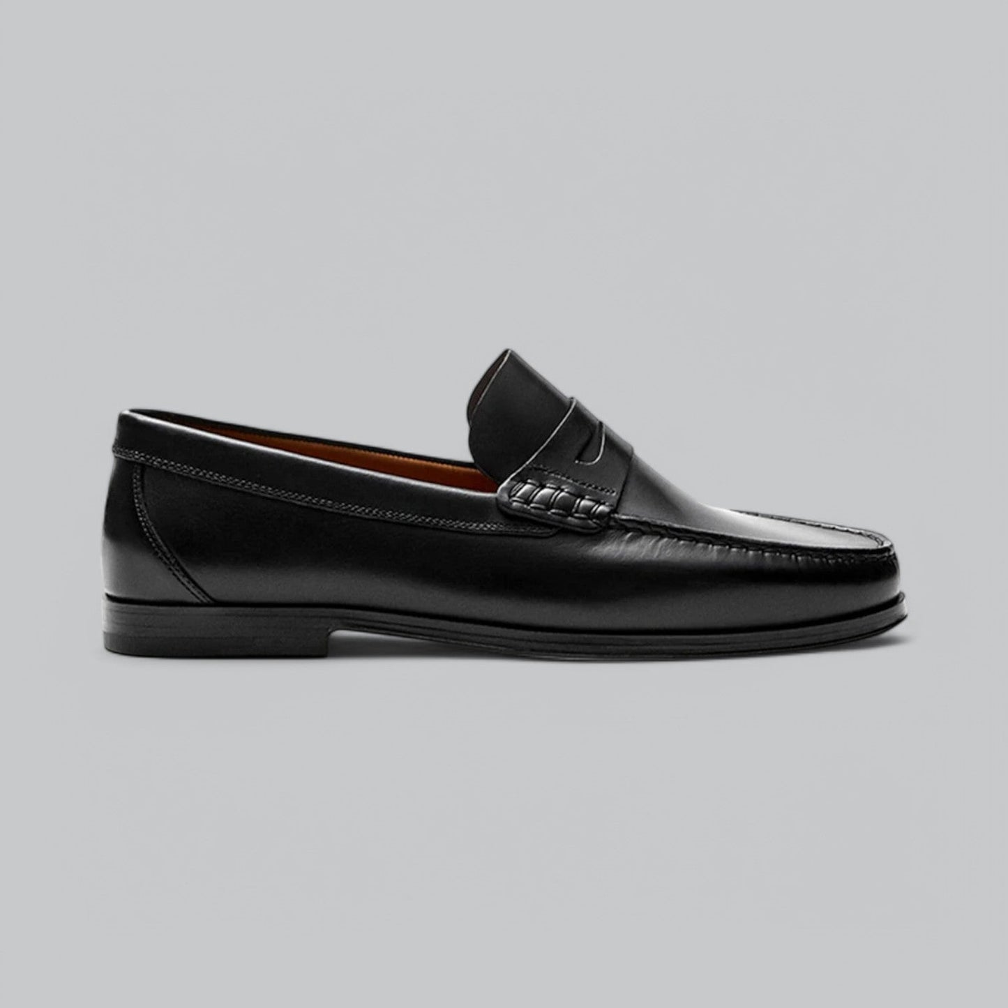 Mocasines clásicos de hombre con líneas depuradas y acabado elegante – ALVÉRON
