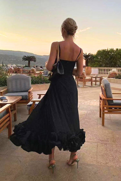 Vestido largo con volantes y escote en V – Alvéria