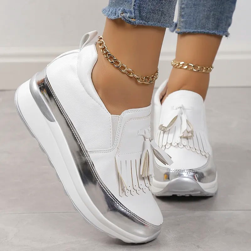 Zapatillas de mujer con plataforma y detalles de flecos – SERALIA