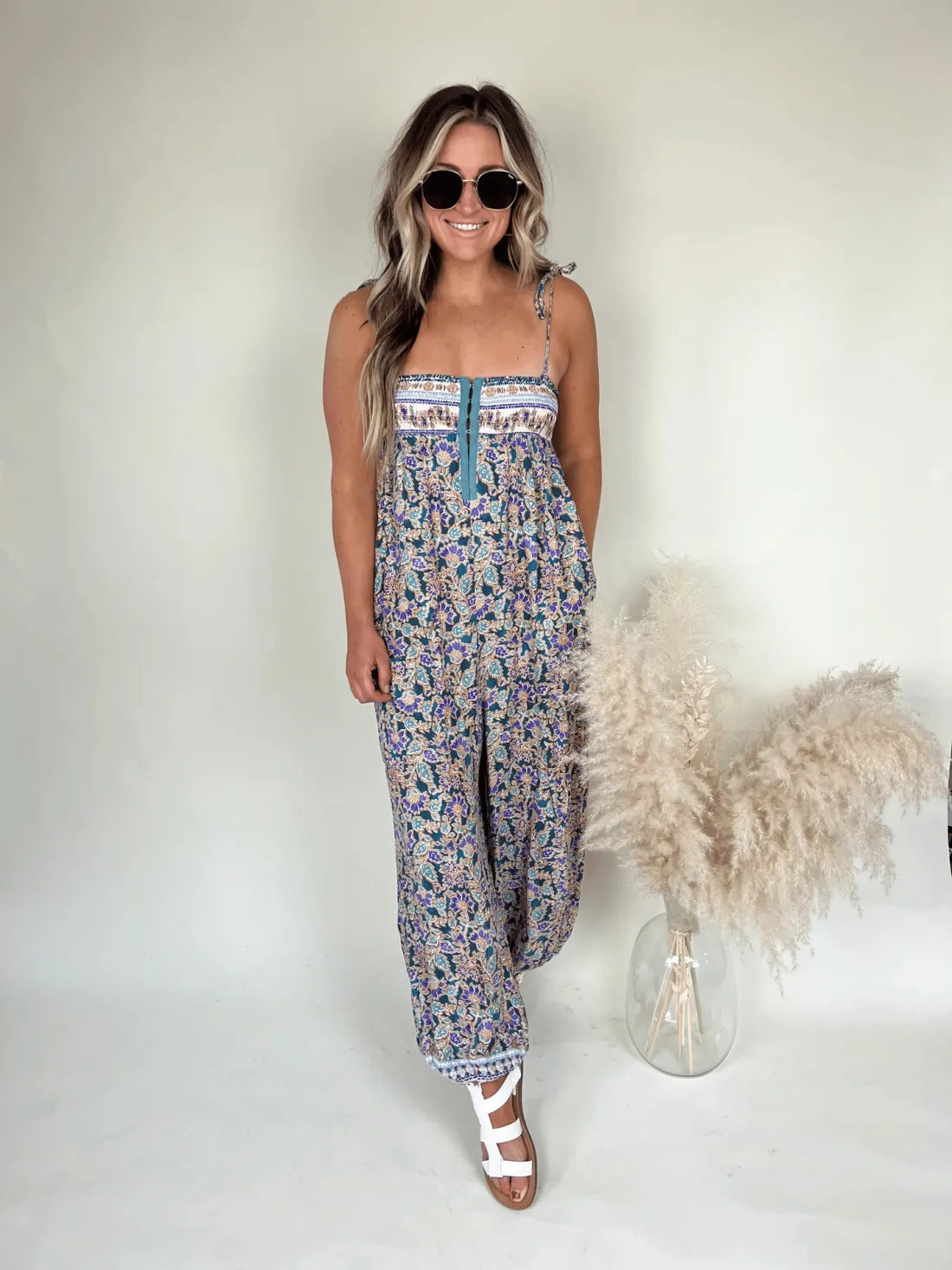 Mono floral boho chic con corte fluido y estilo veraniego – AYLA