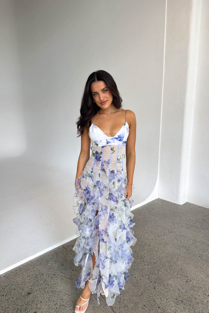 Vestido de verano con tirantes finos y falda en capas – JOSEFINA