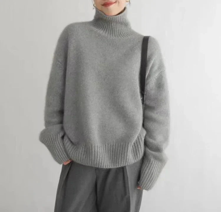 Jersey de cachemir con cuello alto y corte atemporal – VALÉRIA