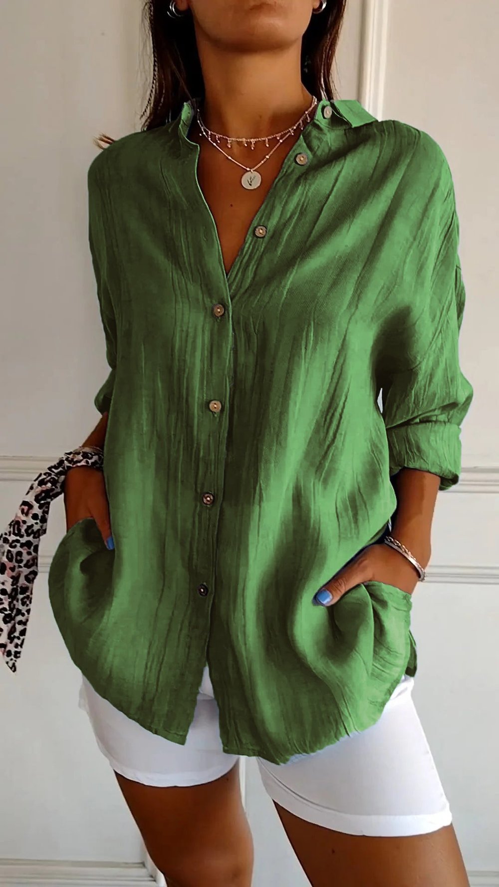 Blusa primaveral de manga larga con detalles delicados – SERENNA