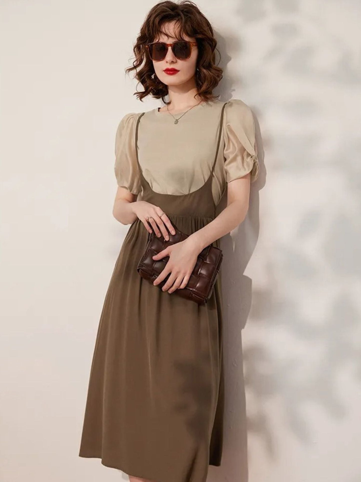 Conjunto de top con mangas abullonadas y falda midi – LIDIA