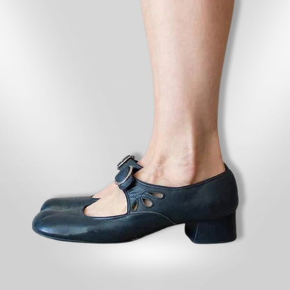 Sandalias clásicas de cuero con tiras cruzadas y suela cómoda – EMMARA