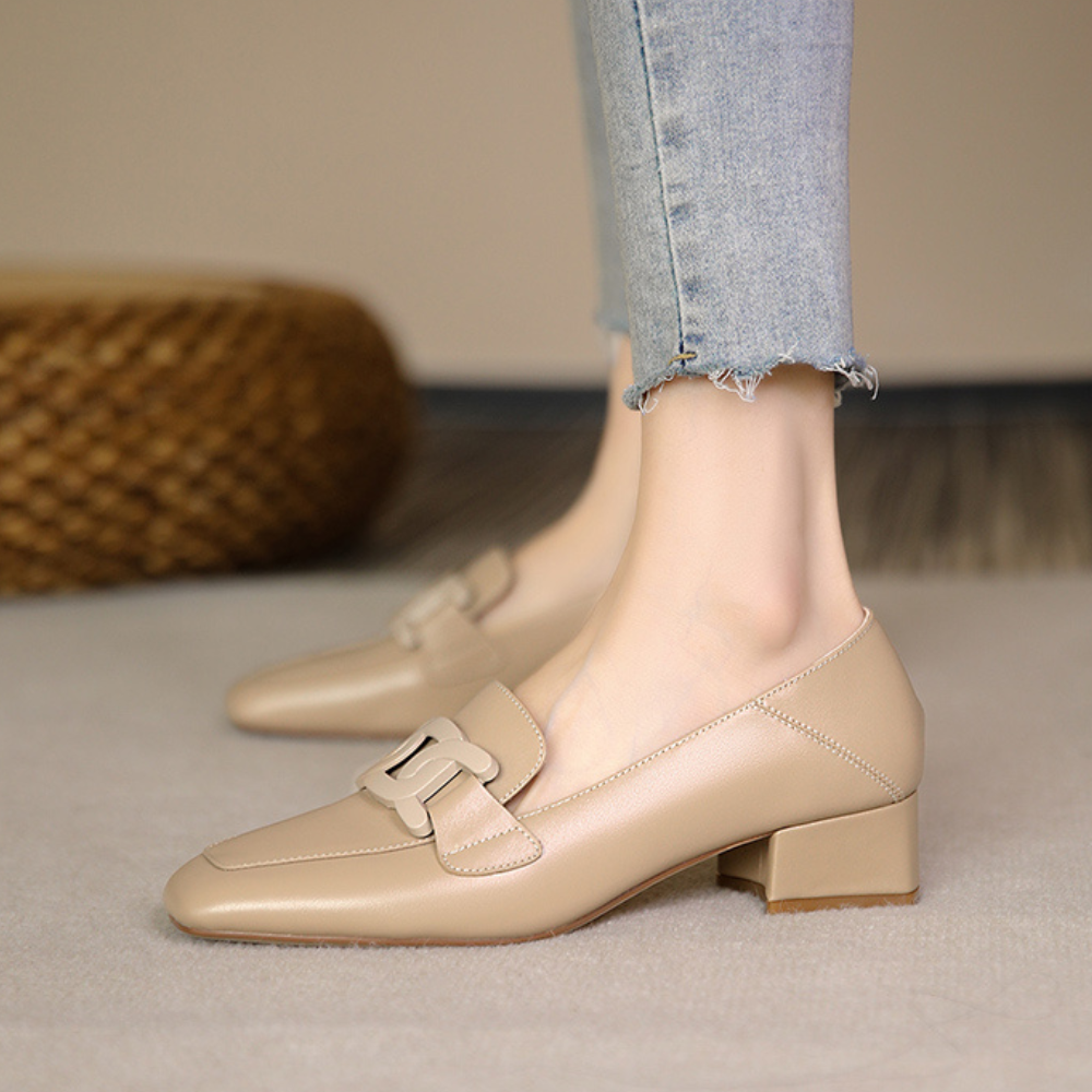 Zapatos de mujer elegantes y cómodos con diseño clásico y detalles refinados – ELYSEE ÉLITE