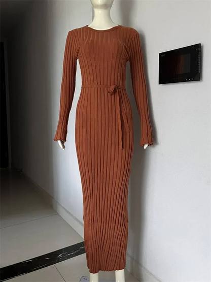 NEUS - Vestido largo ajustado de punto con diseño plisado y tela elástica para mujer