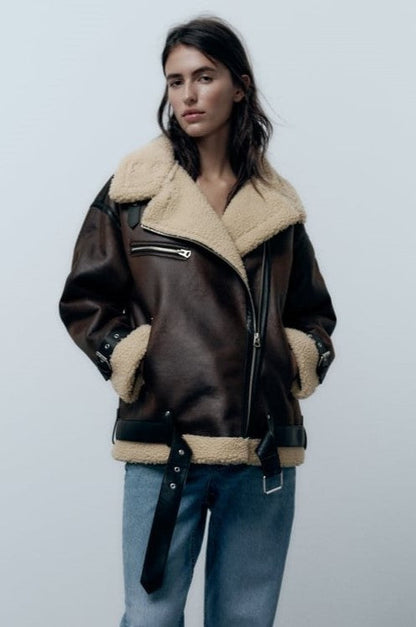Chaqueta elegante de mujer con solapa en tejido sintético – ELEONORA