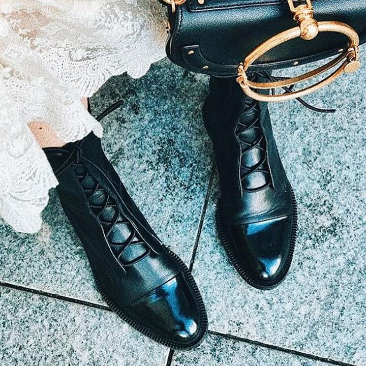 ALMA - Botas de cuero con cordones para mujer