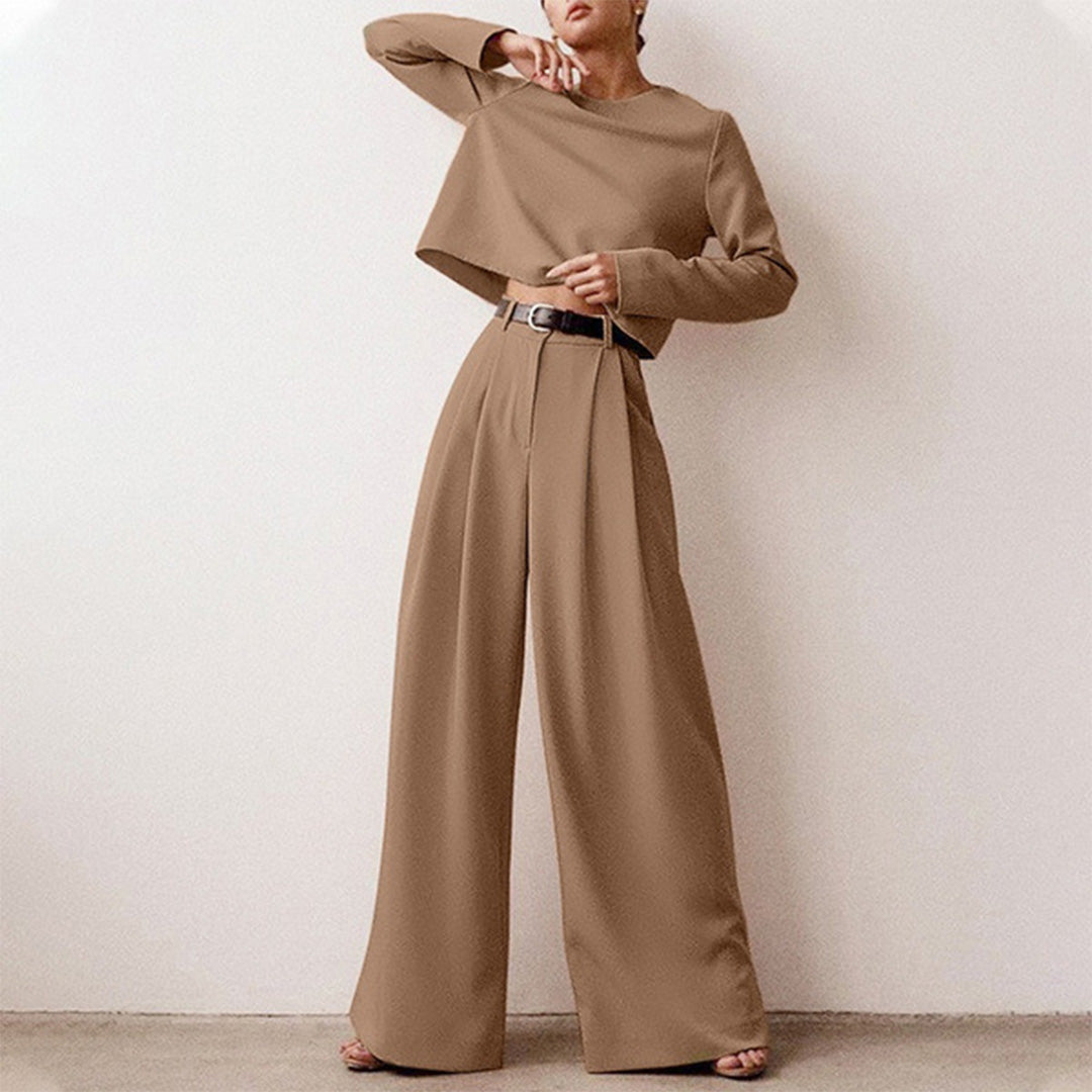 Conjunto elegante de dos piezas con top entallado y pantalón palazzo – CYRENA