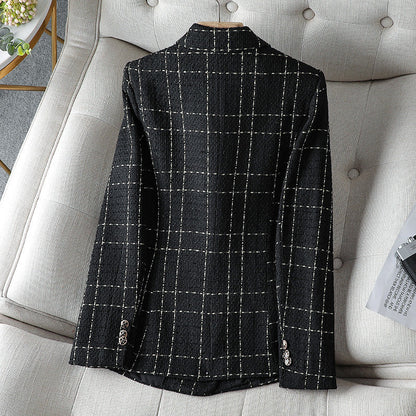 Blazer elegante de mujer con corte entallado y diseño versátil – LUNARA
