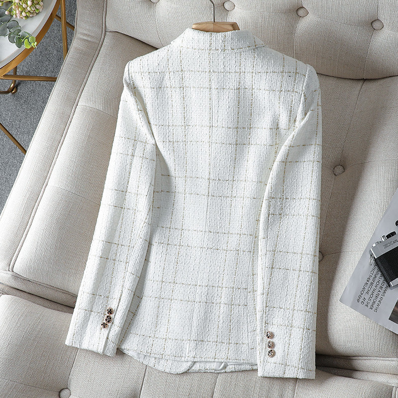 Blazer elegante de mujer con corte entallado y diseño versátil – LUNARA