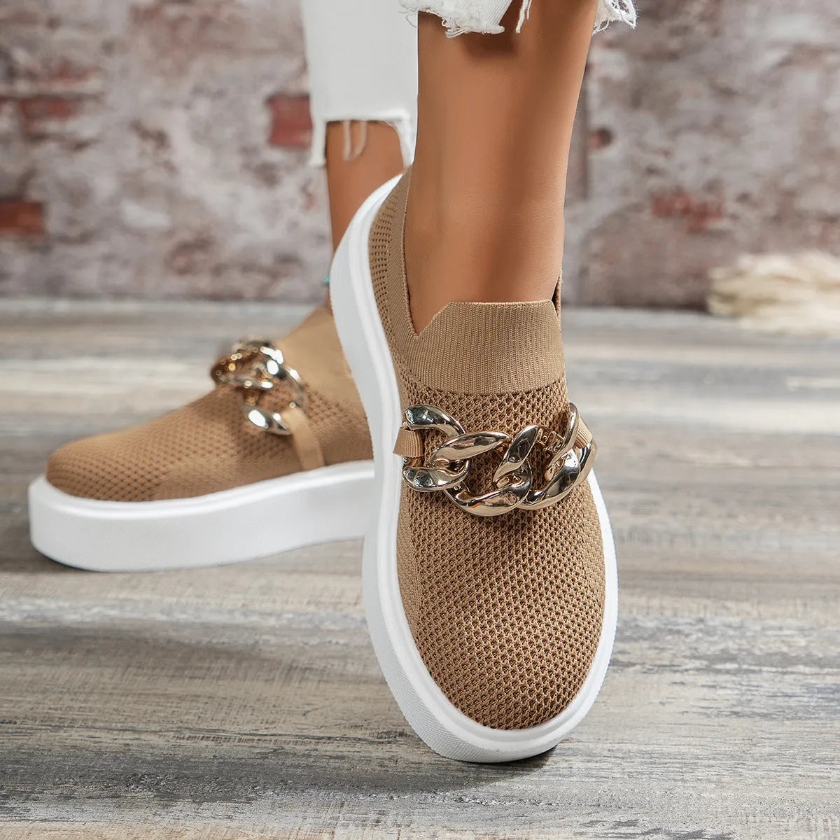 Zapatillas slip-on de mujer con cadena decorativa y suela gruesa – RAPHAËLLE
