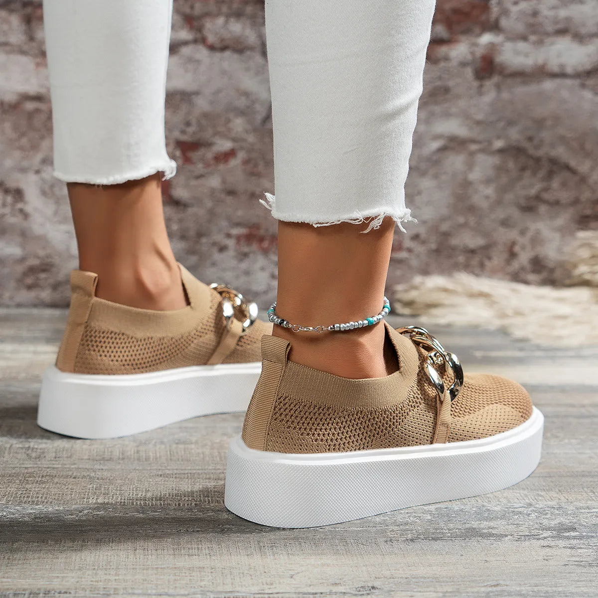 Zapatillas slip-on de mujer con cadena decorativa y suela gruesa – RAPHAËLLE