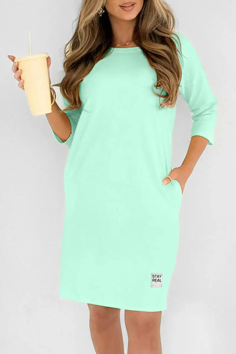 Vestido midi con cuello redondo y corte elegante – MERISSA