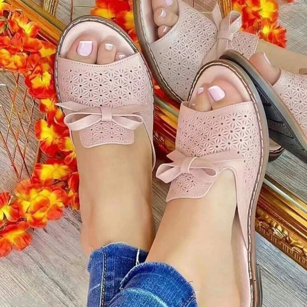 Slippers abiertas de mujer con perforaciones y lazo – FABIANA