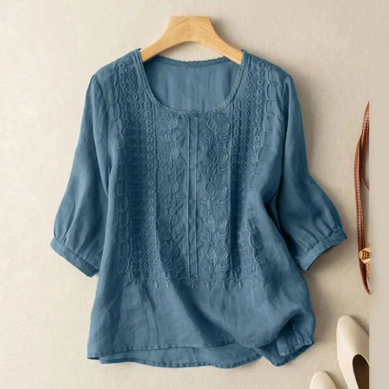 Blusa bordada fluida con diseño artesanal y estilo relajado – AURIA