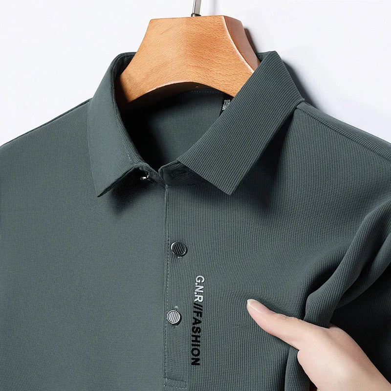 Polo clásico de hombre con cuello refinado y cierre elegante – ELIOT