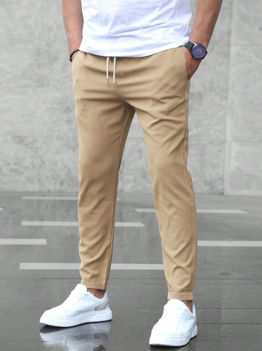 Pantalón deportivo para hombre con corte ajustado y estilo urbano – FERANOX