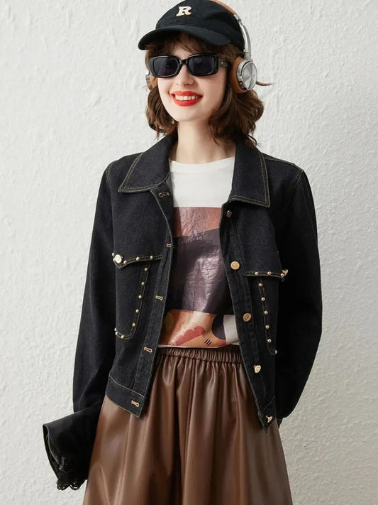 Chaqueta vaquera corta de mujer con tachuelas – LUCINDA