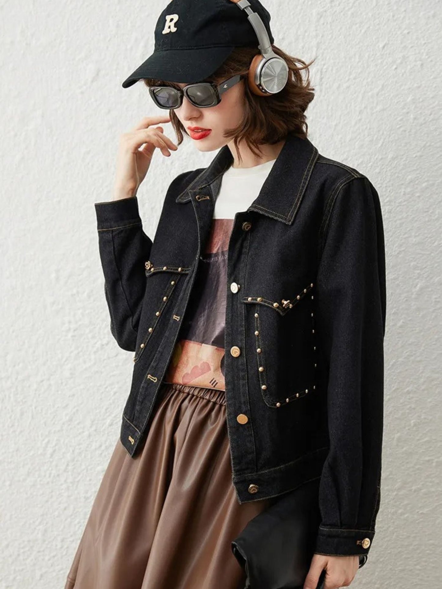 Chaqueta vaquera corta de mujer con tachuelas – LUCINDA
