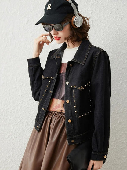 Chaqueta vaquera corta de mujer con tachuelas – LUCINDA