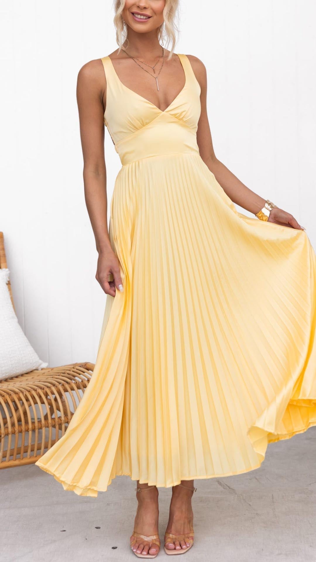 Vestido largo de verano con diseño fluido y toque romántico – FLOÉA