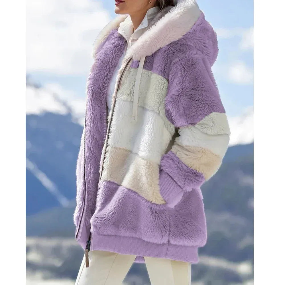 Abrigo de peluche para mujer con capucha y diseño a rayas – SELVINA