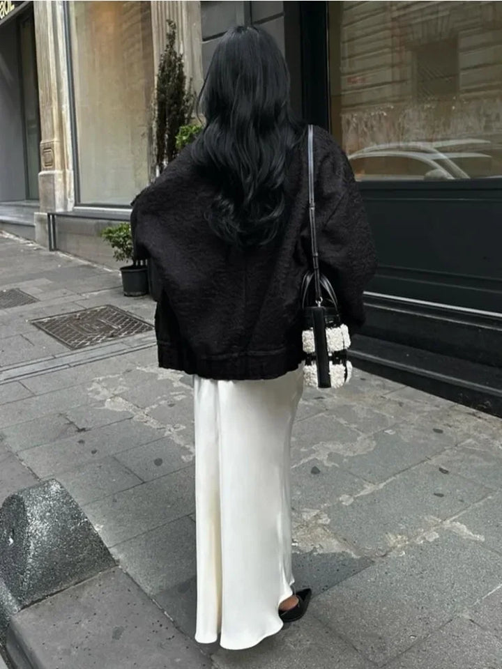 Falda larga de mujer con corte estilizado y caída fluida – KAROLINE