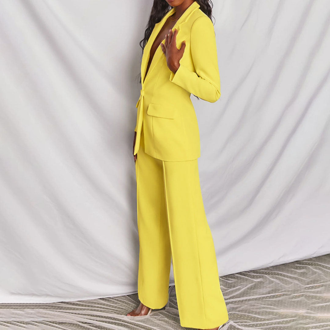 Traje chaqueta entallado para mujer con blazer y pantalón palazzo – ADRIANA