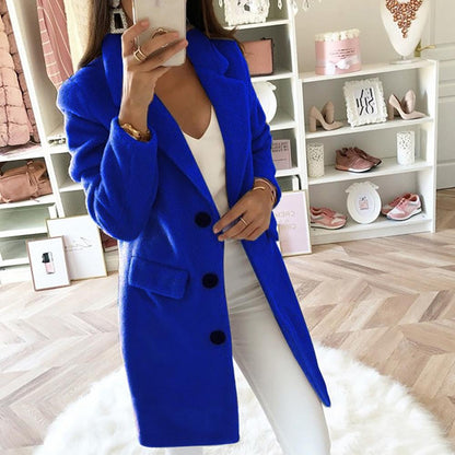 Blazer larga entallada con doble botonadura y solapa clásica – NERIZA