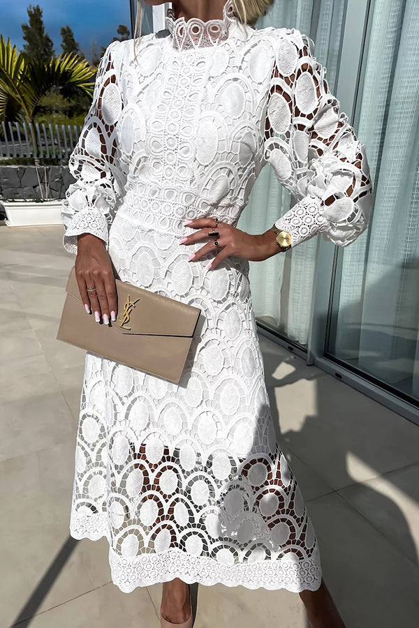 CADENZA – Vestido midi de encaje con mangas largas y estilo atemporal