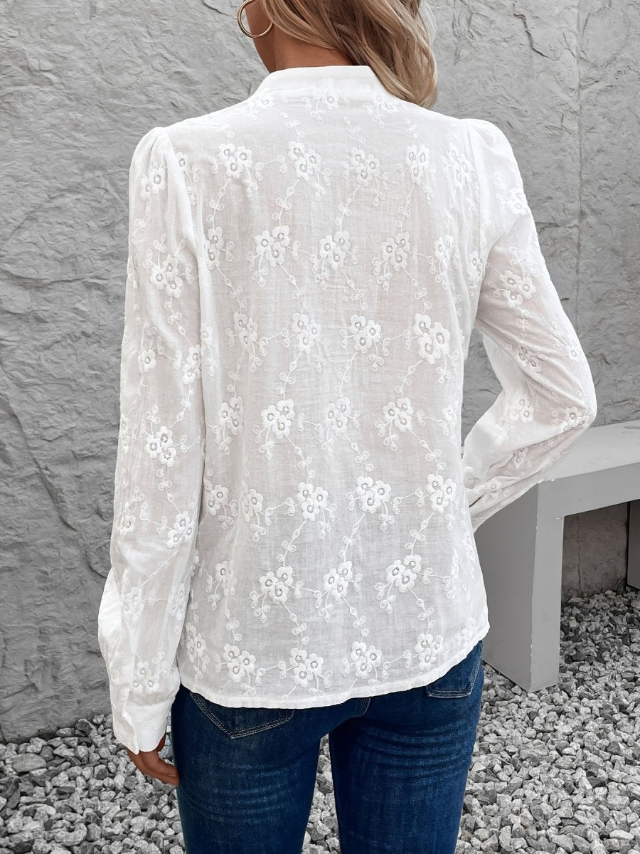 Blusa femenina con detalles elegantes y corte fluido – SOFÍA