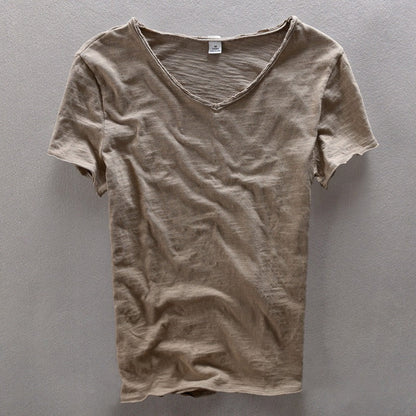 Camiseta de hombre con escote en V y acabado desenfadado – LEONVÍN
