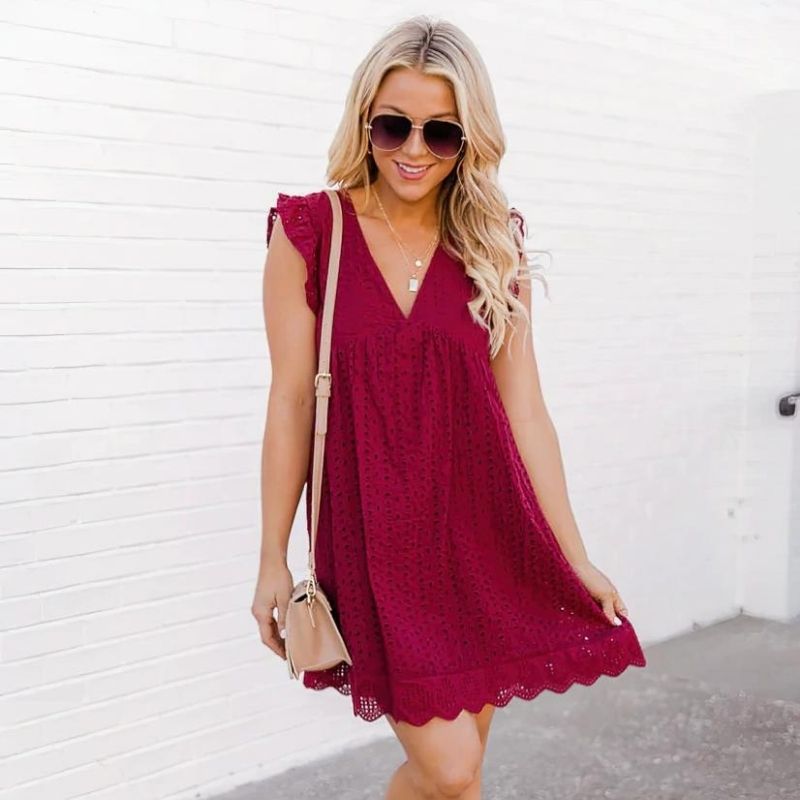 Vestido corto en línea A con escote en V y mangas con detalle de encaje – LYSSA