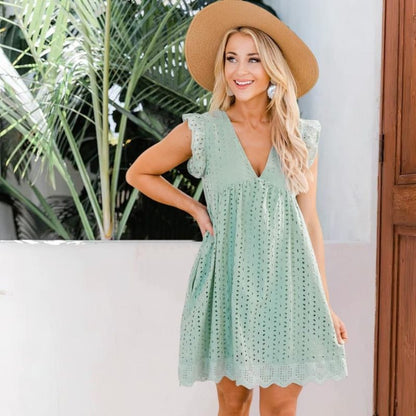 Vestido corto en línea A con escote en V y mangas con detalle de encaje – LYSSA