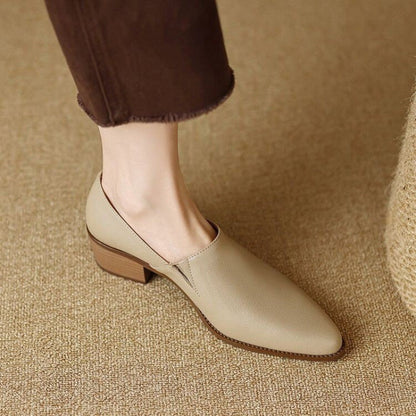 Mocasines planos de mujer con diseño minimalista y punta fina – CARLA
