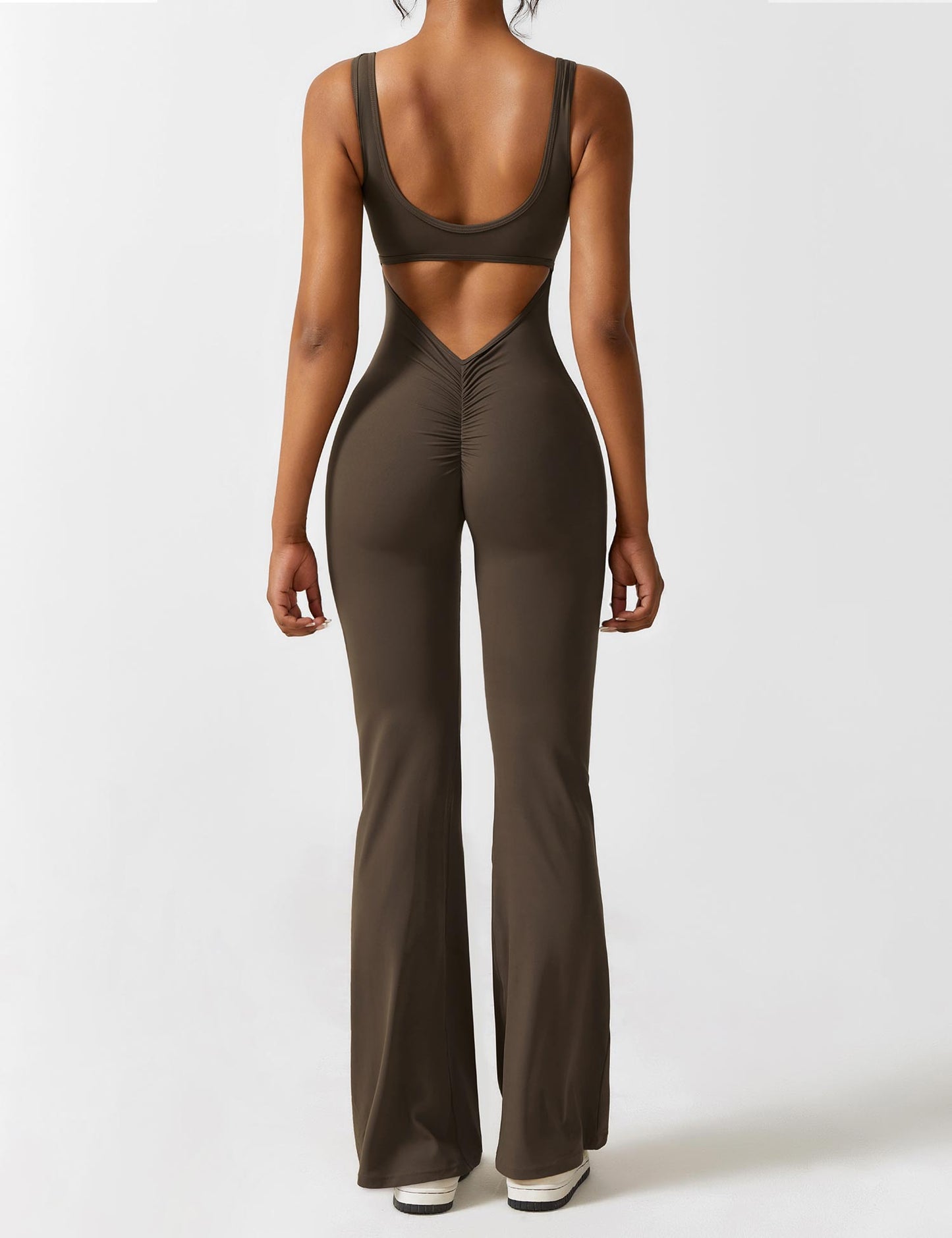 Elara – Mono elegante con espalda en V para mujer