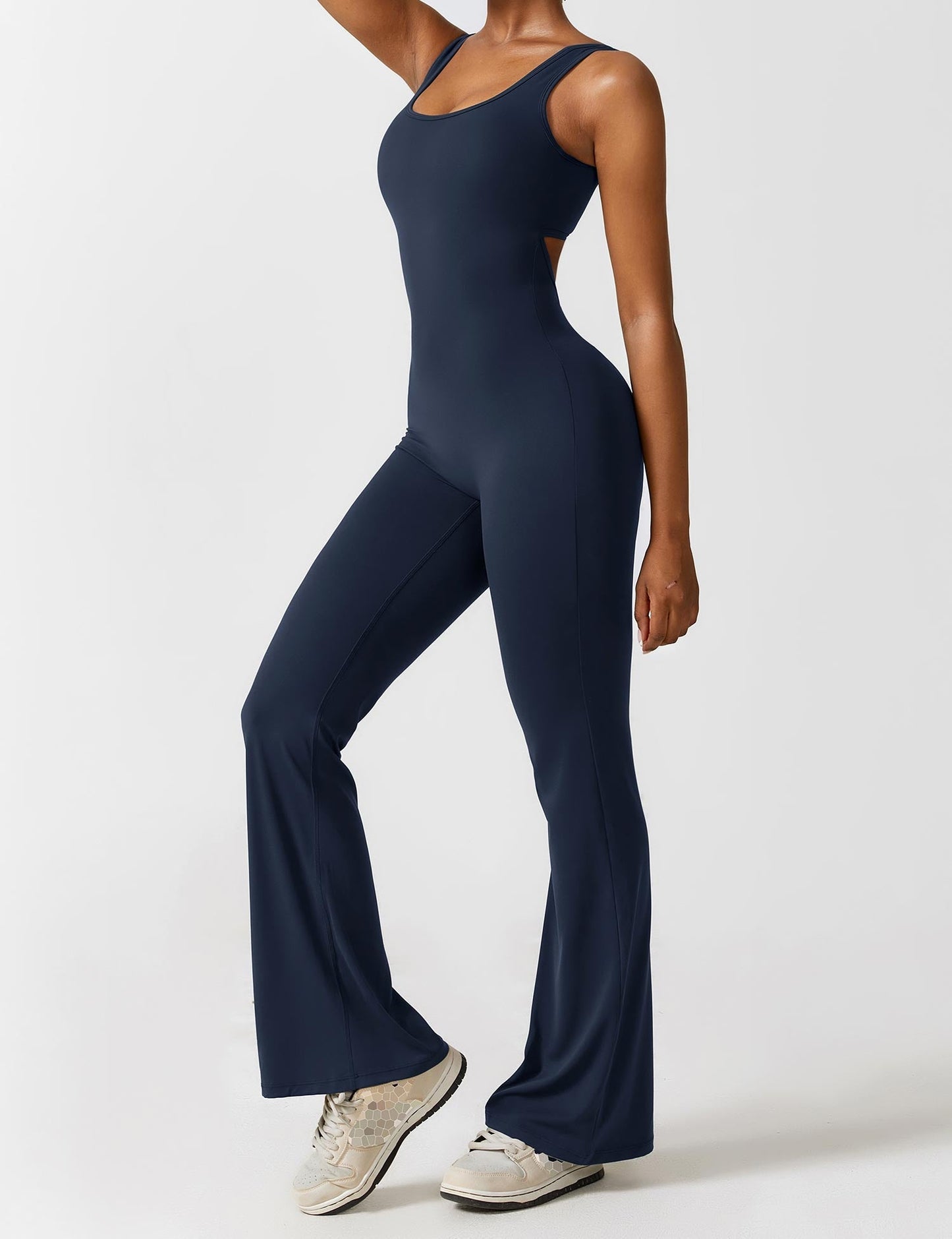 Elara – Mono elegante con espalda en V para mujer